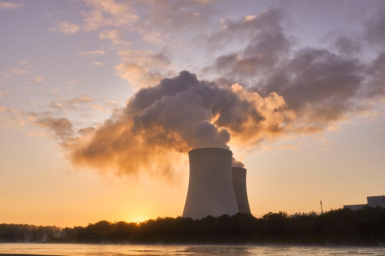 Targeting Nuclear Plants in War Zones: A Global Risk to Clean Energy Transition